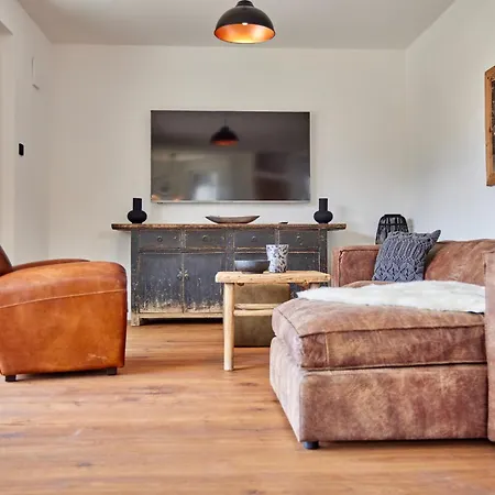 Sunshine Wood'n Rustic Apartment *