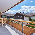 Sunshine Wood'n Rustic * ガルミッシュ・パルテンキルヒェン